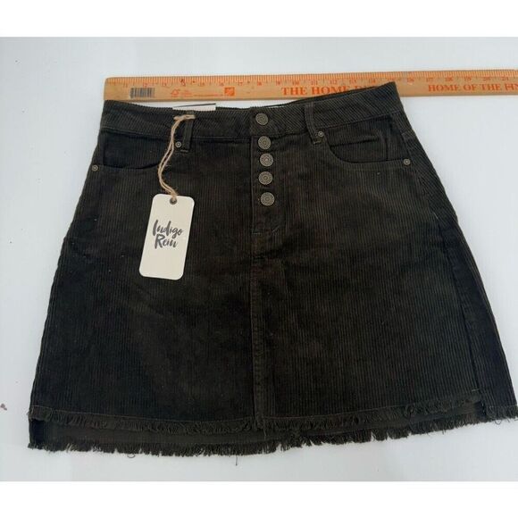 Indigo Rein Corduroy Skirt Size 5 Green Velvelt Mini Distressed Raw Hem Juniors - Picture 2 of 7